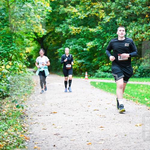 12.10.2025 - Bramfelder Halbmarathon 2025 Dr. Thomas Lammeyer http://msf.ph/oto/9350908 12.10.2025 10:36:21 Laufen 2943 meine-sportfotos.de
