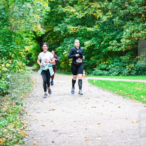12.10.2025 - Bramfelder Halbmarathon 2025 Dr. Thomas Lammeyer http://msf.ph/oto/9350917 12.10.2025 10:36:23 Laufen 2943 meine-sportfotos.de