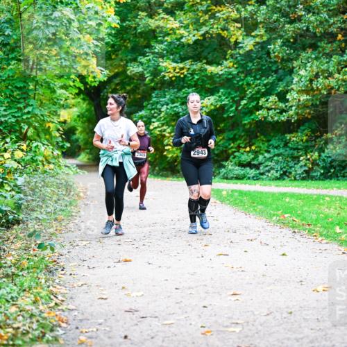 12.10.2025 - Bramfelder Halbmarathon 2025 Dr. Thomas Lammeyer http://msf.ph/oto/9350921 12.10.2025 10:36:23 Laufen 2909, 2943 meine-sportfotos.de