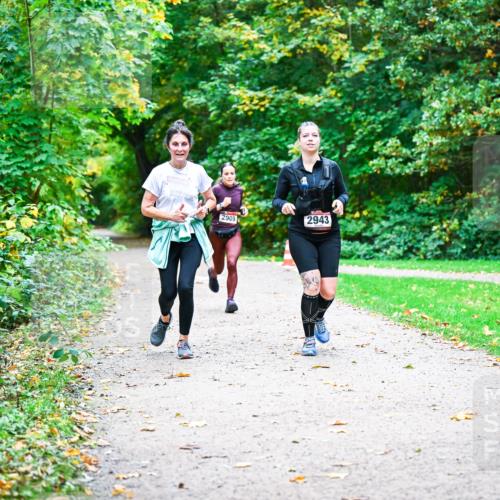 12.10.2025 - Bramfelder Halbmarathon 2025 Dr. Thomas Lammeyer http://msf.ph/oto/9350926 12.10.2025 10:36:24 Laufen 2909, 2943 meine-sportfotos.de