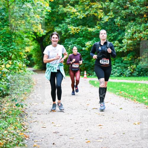 12.10.2025 - Bramfelder Halbmarathon 2025 Dr. Thomas Lammeyer http://msf.ph/oto/9350930 12.10.2025 10:36:25 Laufen 2909, 2943 meine-sportfotos.de