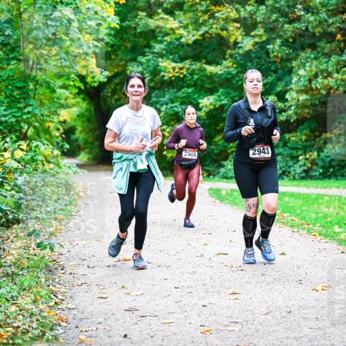 12.10.2025 - Bramfelder Halbmarathon 2025 Dr. Thomas Lammeyer http://msf.ph/oto/9350932 12.10.2025 10:36:25 Laufen 2943, 2909 meine-sportfotos.de