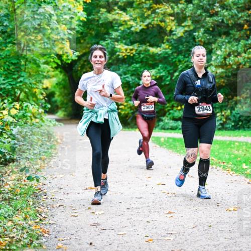 12.10.2025 - Bramfelder Halbmarathon 2025 Dr. Thomas Lammeyer http://msf.ph/oto/9350934 12.10.2025 10:36:25 Laufen 2909, 2943 meine-sportfotos.de