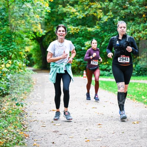 12.10.2025 - Bramfelder Halbmarathon 2025 Dr. Thomas Lammeyer http://msf.ph/oto/9350935 12.10.2025 10:36:25 Laufen 2909, 2943 meine-sportfotos.de