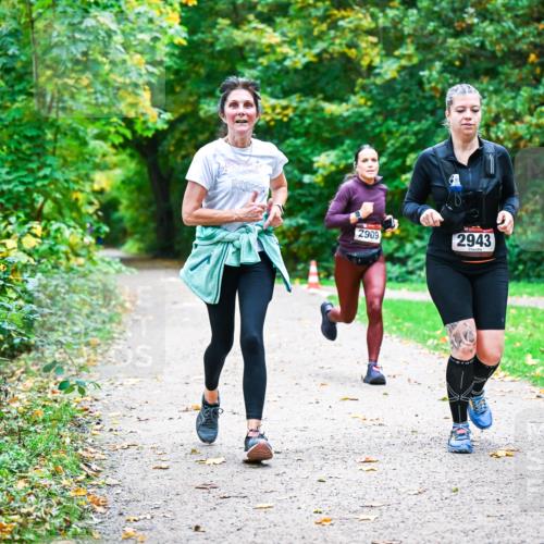 12.10.2025 - Bramfelder Halbmarathon 2025 Dr. Thomas Lammeyer http://msf.ph/oto/9350936 12.10.2025 10:36:25 Laufen 2909, 2943 meine-sportfotos.de