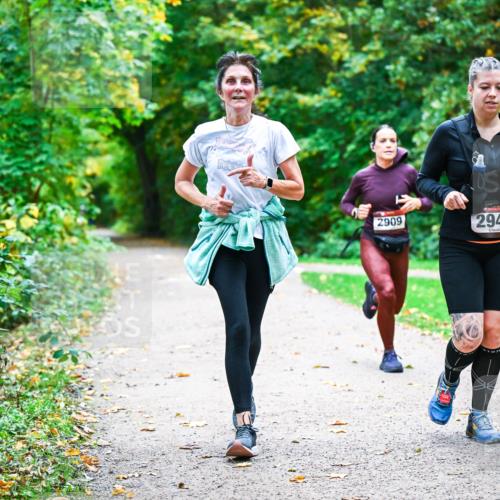 12.10.2025 - Bramfelder Halbmarathon 2025 Dr. Thomas Lammeyer http://msf.ph/oto/9350939 12.10.2025 10:36:26 Laufen 2909, 2943 meine-sportfotos.de
