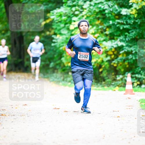 12.10.2025 - Bramfelder Halbmarathon 2025 Dr. Thomas Lammeyer http://msf.ph/oto/9350949 12.10.2025 10:36:50 Laufen 10, 2502 meine-sportfotos.de