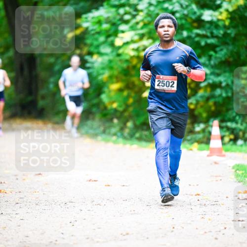12.10.2025 - Bramfelder Halbmarathon 2025 Dr. Thomas Lammeyer http://msf.ph/oto/9350955 12.10.2025 10:36:51 Laufen 0, 2502 meine-sportfotos.de