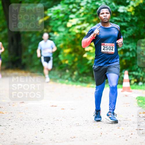 12.10.2025 - Bramfelder Halbmarathon 2025 Dr. Thomas Lammeyer http://msf.ph/oto/9350957 12.10.2025 10:36:51 Laufen 2502 meine-sportfotos.de