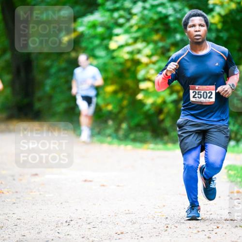 12.10.2025 - Bramfelder Halbmarathon 2025 Dr. Thomas Lammeyer http://msf.ph/oto/9350961 12.10.2025 10:36:52 Laufen 2502 meine-sportfotos.de