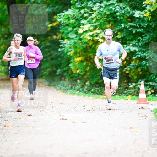 12.10.2025 - Bramfelder Halbmarathon 2025 Dr. Thomas Lammeyer http://msf.ph/oto/9350974 12.10.2025 10:36:56 Laufen 2728, 2985, 2849, 2984 meine-sportfotos.de