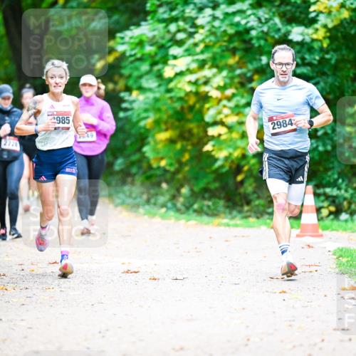12.10.2025 - Bramfelder Halbmarathon 2025 Dr. Thomas Lammeyer http://msf.ph/oto/9350984 12.10.2025 10:36:57 Laufen 2728, 985, 2984 meine-sportfotos.de