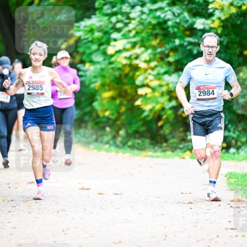 12.10.2025 - Bramfelder Halbmarathon 2025 Dr. Thomas Lammeyer http://msf.ph/oto/9350987 12.10.2025 10:36:57 Laufen 2985, 2984 meine-sportfotos.de