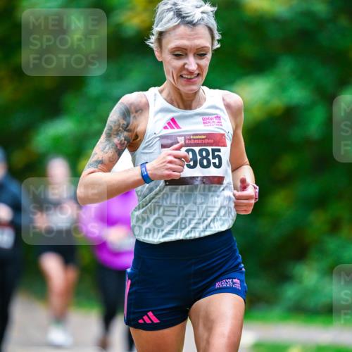 12.10.2025 - Bramfelder Halbmarathon 2025 Dr. Thomas Lammeyer http://msf.ph/oto/9351009 12.10.2025 10:37:01 Laufen 34, 985 meine-sportfotos.de