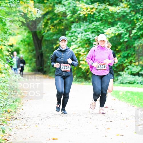 12.10.2025 - Bramfelder Halbmarathon 2025 Dr. Thomas Lammeyer http://msf.ph/oto/9351020 12.10.2025 10:37:04 Laufen 2849, 2728 meine-sportfotos.de