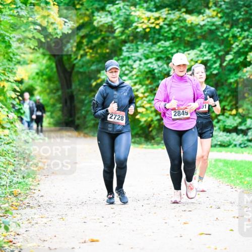 12.10.2025 - Bramfelder Halbmarathon 2025 Dr. Thomas Lammeyer http://msf.ph/oto/9351023 12.10.2025 10:37:04 Laufen 2728, 20, 2849 meine-sportfotos.de