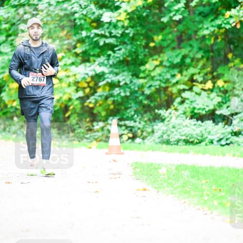 12.10.2025 - Bramfelder Halbmarathon 2025 Dr. Thomas Lammeyer http://msf.ph/oto/9351026 12.10.2025 10:37:15 Laufen 2767 meine-sportfotos.de