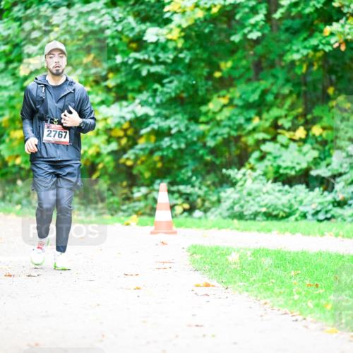 12.10.2025 - Bramfelder Halbmarathon 2025 Dr. Thomas Lammeyer http://msf.ph/oto/9351028 12.10.2025 10:37:15 Laufen 2767 meine-sportfotos.de