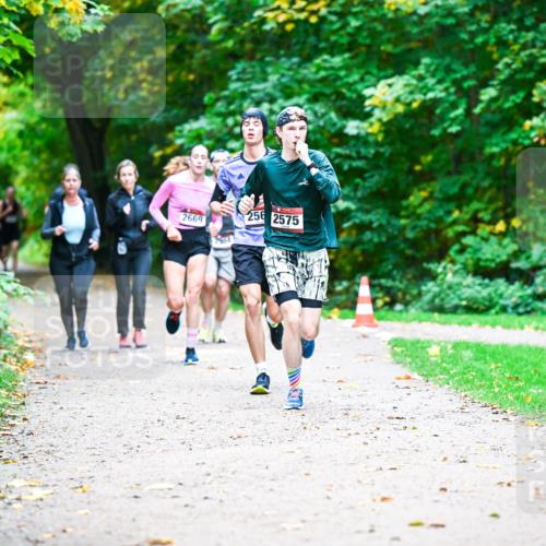 12.10.2025 - Bramfelder Halbmarathon 2025 Dr. Thomas Lammeyer http://msf.ph/oto/9351080 12.10.2025 10:37:32 Laufen 2669, 256, 2575 meine-sportfotos.de