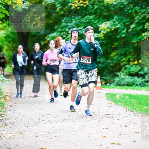 12.10.2025 - Bramfelder Halbmarathon 2025 Dr. Thomas Lammeyer http://msf.ph/oto/9351083 12.10.2025 10:37:32 Laufen 2669, 561, 2575 meine-sportfotos.de