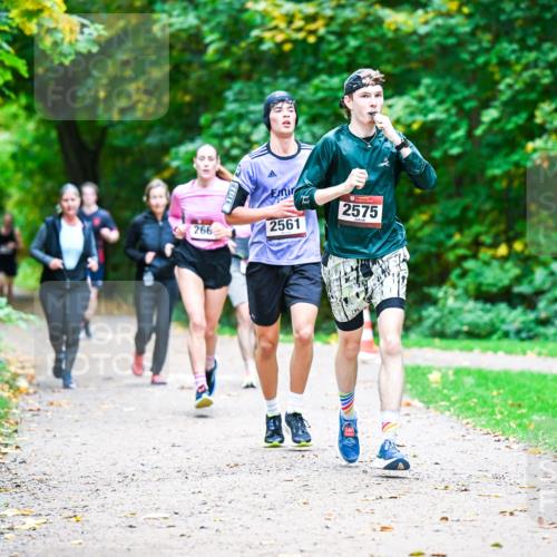 12.10.2025 - Bramfelder Halbmarathon 2025 Dr. Thomas Lammeyer http://msf.ph/oto/9351087 12.10.2025 10:37:33 Laufen 2575, 266, 2561 meine-sportfotos.de