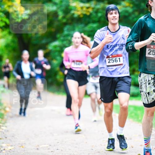 12.10.2025 - Bramfelder Halbmarathon 2025 Dr. Thomas Lammeyer http://msf.ph/oto/9351098 12.10.2025 10:37:34 Laufen 0, 2561, 34, 2575 meine-sportfotos.de