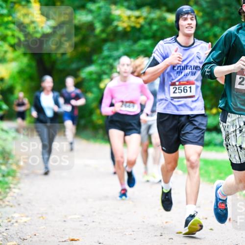 12.10.2025 - Bramfelder Halbmarathon 2025 Dr. Thomas Lammeyer http://msf.ph/oto/9351099 12.10.2025 10:37:34 Laufen 2561, 34, 2575 meine-sportfotos.de