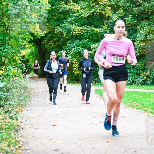 12.10.2025 - Bramfelder Halbmarathon 2025 Dr. Thomas Lammeyer http://msf.ph/oto/9351106 12.10.2025 10:37:36 Laufen 2669 meine-sportfotos.de
