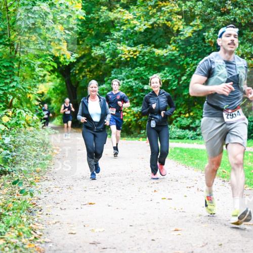 12.10.2025 - Bramfelder Halbmarathon 2025 Dr. Thomas Lammeyer http://msf.ph/oto/9351111 12.10.2025 10:37:37 Laufen 990, 2954 meine-sportfotos.de