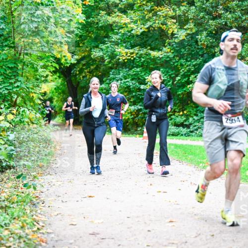 12.10.2025 - Bramfelder Halbmarathon 2025 Dr. Thomas Lammeyer http://msf.ph/oto/9351112 12.10.2025 10:37:37 Laufen 2990, 2954 meine-sportfotos.de