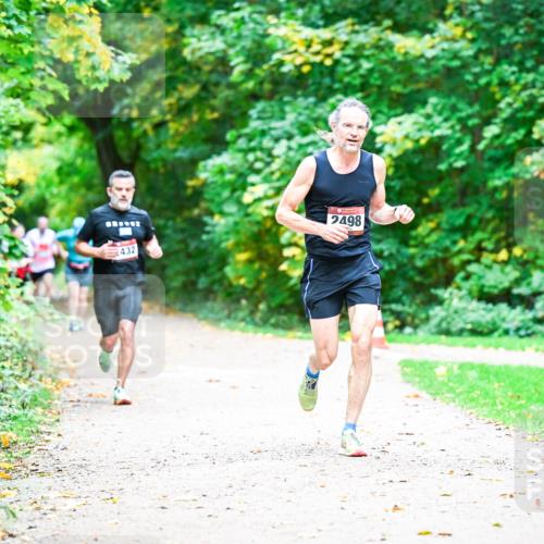 12.10.2025 - Bramfelder Halbmarathon 2025 Dr. Thomas Lammeyer http://msf.ph/oto/9351143 12.10.2025 10:37:44 Laufen 2498, 432 meine-sportfotos.de