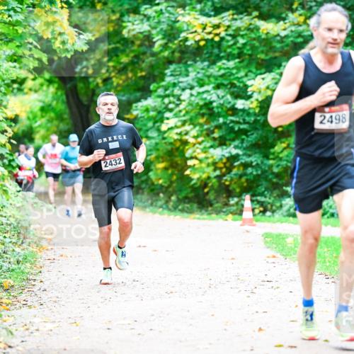 12.10.2025 - Bramfelder Halbmarathon 2025 Dr. Thomas Lammeyer http://msf.ph/oto/9351149 12.10.2025 10:37:45 Laufen 2498, 2432 meine-sportfotos.de