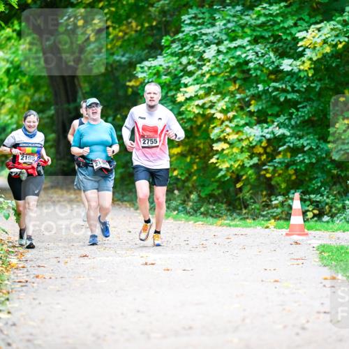 12.10.2025 - Bramfelder Halbmarathon 2025 Dr. Thomas Lammeyer http://msf.ph/oto/9351164 12.10.2025 10:37:49 Laufen 2198, 2755 meine-sportfotos.de