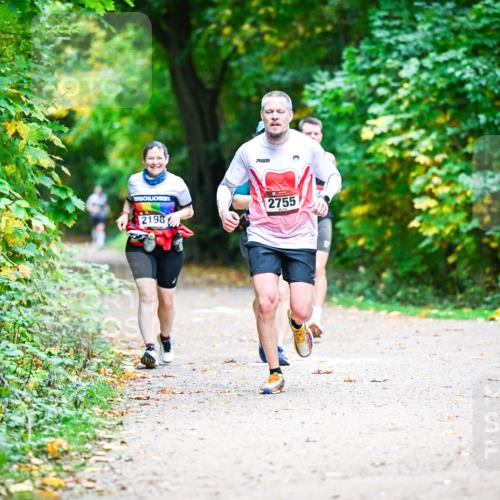 12.10.2025 - Bramfelder Halbmarathon 2025 Dr. Thomas Lammeyer http://msf.ph/oto/9351176 12.10.2025 10:37:51 Laufen 2198, 2755 meine-sportfotos.de