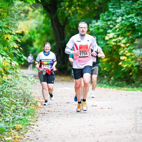12.10.2025 - Bramfelder Halbmarathon 2025 Dr. Thomas Lammeyer http://msf.ph/oto/9351177 12.10.2025 10:37:51 Laufen 2198, 2755, 765 meine-sportfotos.de