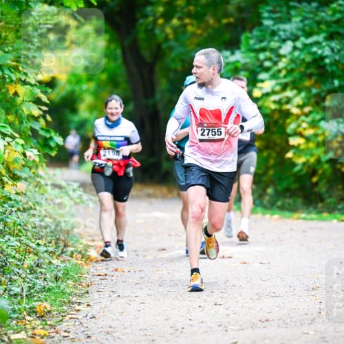 12.10.2025 - Bramfelder Halbmarathon 2025 Dr. Thomas Lammeyer http://msf.ph/oto/9351181 12.10.2025 10:37:52 Laufen 2198, 2755 meine-sportfotos.de