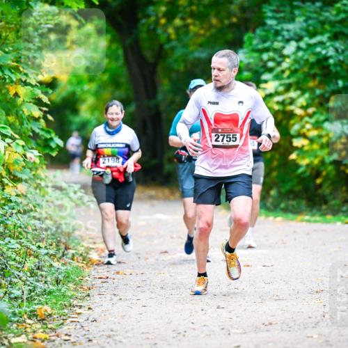 12.10.2025 - Bramfelder Halbmarathon 2025 Dr. Thomas Lammeyer http://msf.ph/oto/9351182 12.10.2025 10:37:52 Laufen 2198, 2755 meine-sportfotos.de