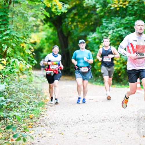 12.10.2025 - Bramfelder Halbmarathon 2025 Dr. Thomas Lammeyer http://msf.ph/oto/9351189 12.10.2025 10:37:53 Laufen 2198, 2195, 2765, 2755 meine-sportfotos.de