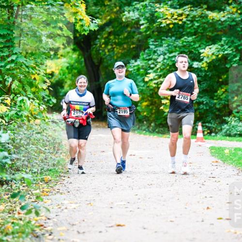12.10.2025 - Bramfelder Halbmarathon 2025 Dr. Thomas Lammeyer http://msf.ph/oto/9351193 12.10.2025 10:37:54 Laufen 2198, 2195, 2765 meine-sportfotos.de