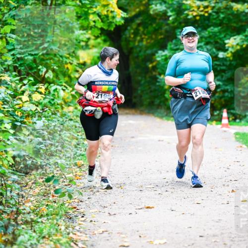 12.10.2025 - Bramfelder Halbmarathon 2025 Dr. Thomas Lammeyer http://msf.ph/oto/9351207 12.10.2025 10:37:57 Laufen 2198, 219 meine-sportfotos.de
