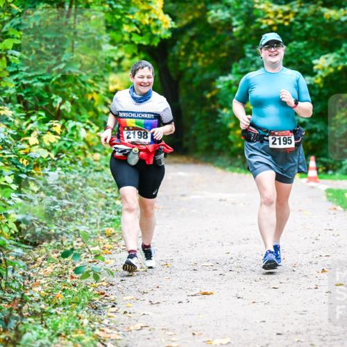 12.10.2025 - Bramfelder Halbmarathon 2025 Dr. Thomas Lammeyer http://msf.ph/oto/9351209 12.10.2025 10:37:57 Laufen 2198, 2195 meine-sportfotos.de