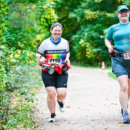 12.10.2025 - Bramfelder Halbmarathon 2025 Dr. Thomas Lammeyer http://msf.ph/oto/9351221 12.10.2025 10:37:59 Laufen 2198, 2195 meine-sportfotos.de