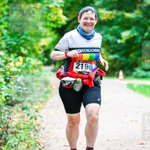 12.10.2025 - Bramfelder Halbmarathon 2025 Dr. Thomas Lammeyer http://msf.ph/oto/9351227 12.10.2025 10:38:00 Laufen 2198 meine-sportfotos.de