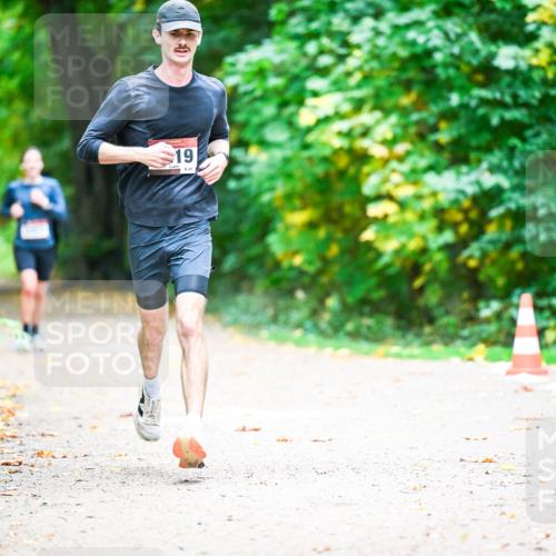 12.10.2025 - Bramfelder Halbmarathon 2025 Dr. Thomas Lammeyer http://msf.ph/oto/9351250 12.10.2025 10:38:23 Laufen 19, 31, 492 meine-sportfotos.de