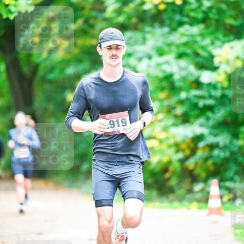 12.10.2025 - Bramfelder Halbmarathon 2025 Dr. Thomas Lammeyer http://msf.ph/oto/9351260 12.10.2025 10:38:25 Laufen 919 meine-sportfotos.de