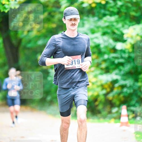 12.10.2025 - Bramfelder Halbmarathon 2025 Dr. Thomas Lammeyer http://msf.ph/oto/9351261 12.10.2025 10:38:25 Laufen 19, 31 meine-sportfotos.de