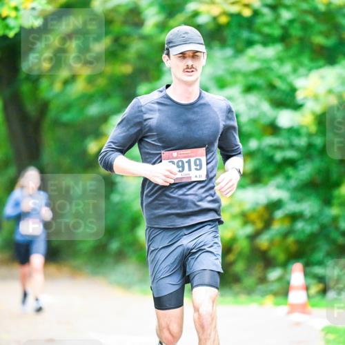 12.10.2025 - Bramfelder Halbmarathon 2025 Dr. Thomas Lammeyer http://msf.ph/oto/9351262 12.10.2025 10:38:25 Laufen 919, 31 meine-sportfotos.de