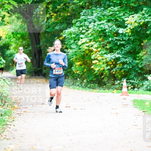 12.10.2025 - Bramfelder Halbmarathon 2025 Dr. Thomas Lammeyer http://msf.ph/oto/9351270 12.10.2025 10:38:28 Laufen 2908, 2452 meine-sportfotos.de