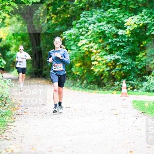 12.10.2025 - Bramfelder Halbmarathon 2025 Dr. Thomas Lammeyer http://msf.ph/oto/9351271 12.10.2025 10:38:28 Laufen 2452 meine-sportfotos.de