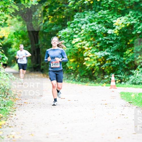 12.10.2025 - Bramfelder Halbmarathon 2025 Dr. Thomas Lammeyer http://msf.ph/oto/9351272 12.10.2025 10:38:28 Laufen 2452 meine-sportfotos.de